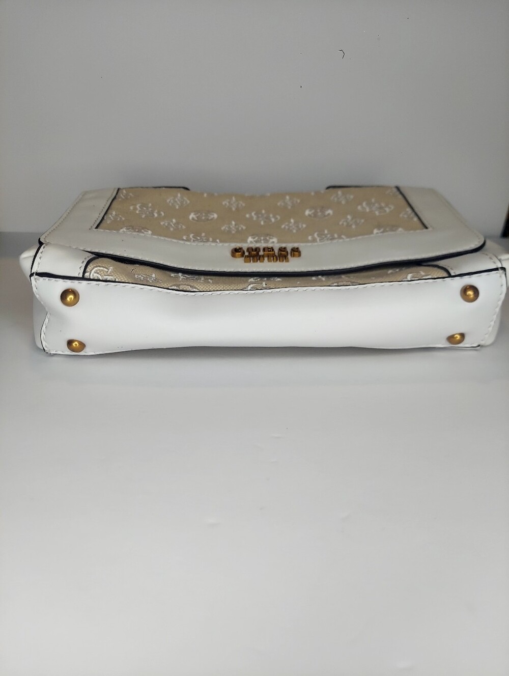 Guess Always convertible Crossbody bag. - Picture 4 of 13